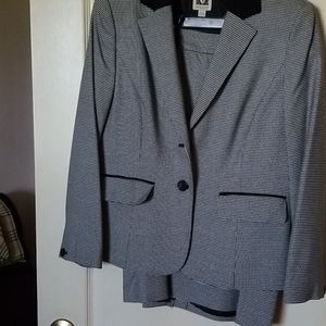 Anne Klein Skirt Suit